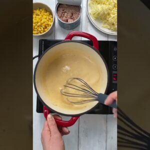 Gluten Free Tuna Pasta Bake! 😍 Recipe on theglutenfreeblogger.com #glutenfree #recipe