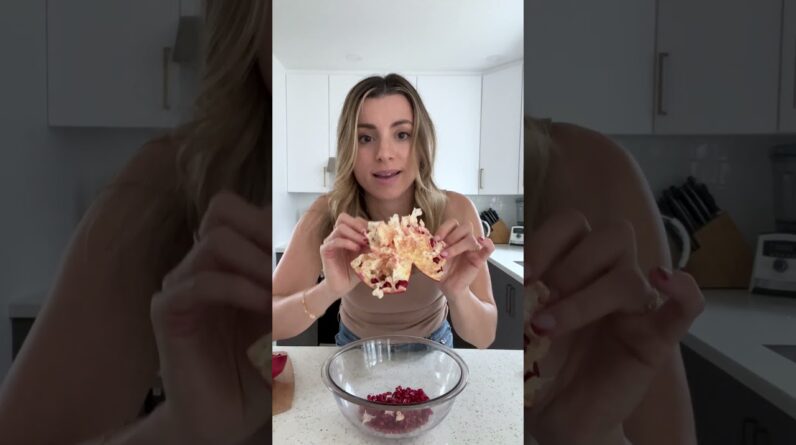 The best way to open a pomegranate